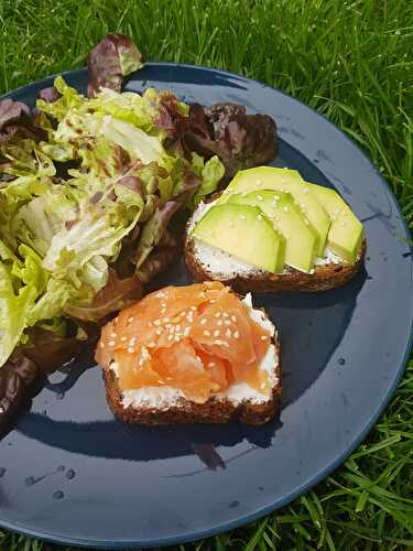 TARTINES SAUMON ET AVOCAT