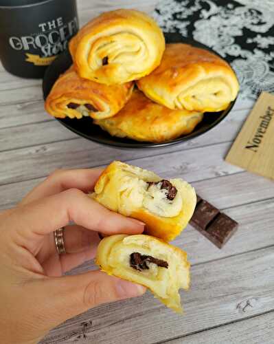 PAINS AU CHOCOLAT BRIOCHES FEUILLETES