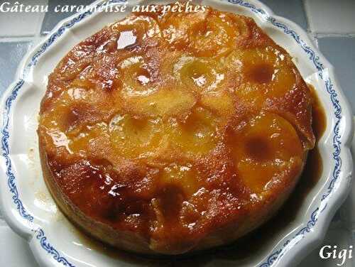 Gâteau caramélisé aux pêches