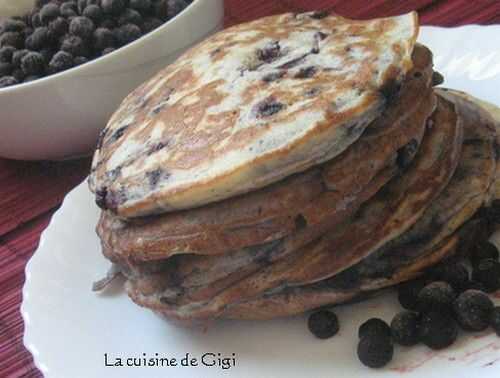 Pancakes au riz au lait vanillé et myrtilles