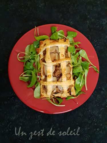 Feuilletés boudin blanc truffé et compotée pommes échalotes