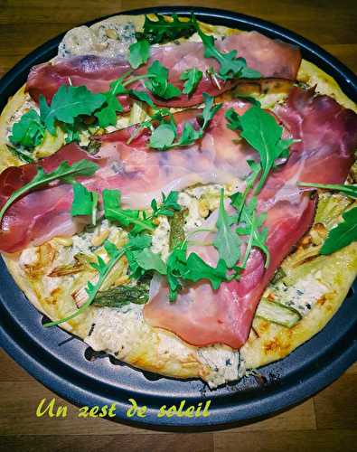 Pizza à la Fourme d 'Ambert , asperges et speck - La cuisine de Giulia