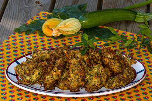 Beignets de courgettes, feta et menthe