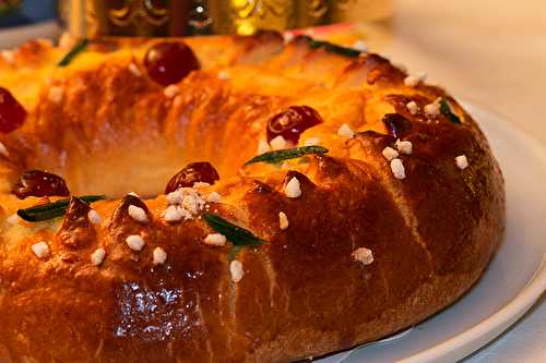 Brioche des Rois, en couronne, aux fruits confits