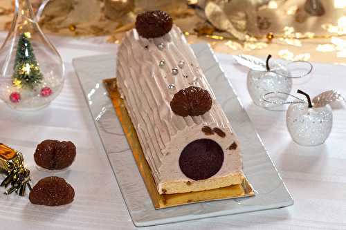 Bûche à la crème de marrons et aux myrtilles