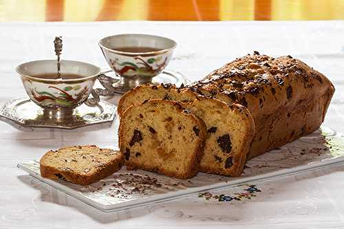 Cake aux éclats de chocolat, vanille et oranges confites