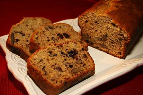 Cake moelleux, bananes, noix et canneberges