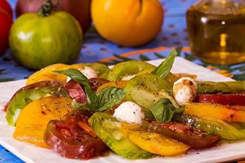 Carpaccio de tomates multicolores