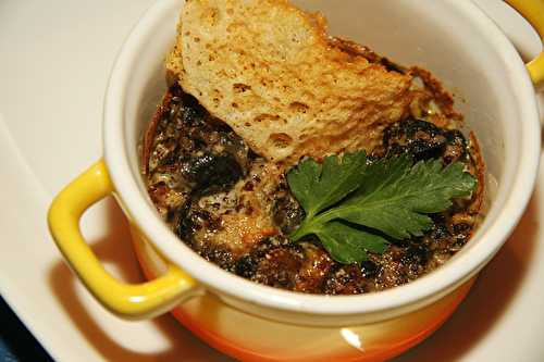 Cassolettes d'escargots, tuiles au parmesan