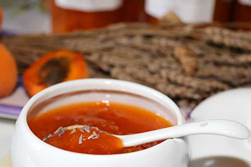 Confiture d'abricots à la lavande