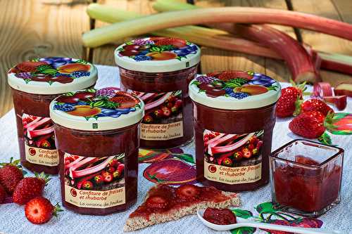 Confiture de fraises et rhubarbe