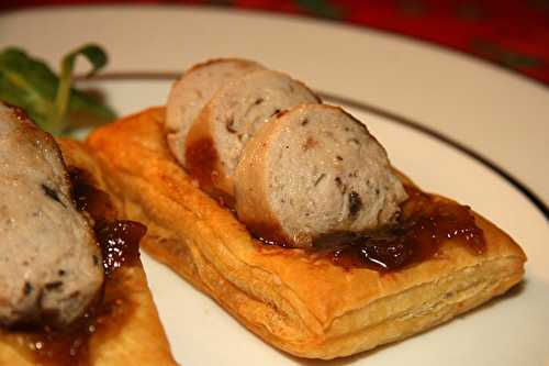 Feuilletés de boudin blanc forestier et chutney figues