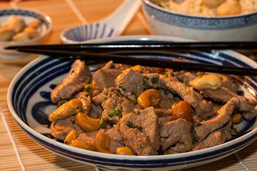 Filet mignon de porc sauté aux noix de cajou