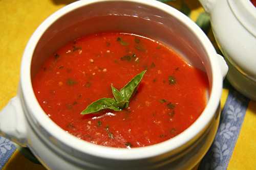 Gaspacho de tomate et basilic frais