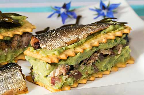 Mille feuilles de sardines au guacamole