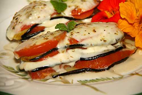 Millefeuille d'aubergines tomates et mozzarella