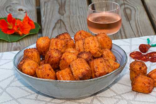 Minis canelés au chorizo