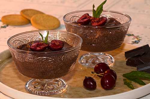 Mousse au chocolat aux cerises