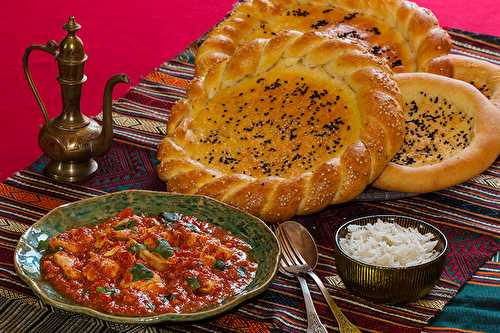 Naan Roghan Bread (Afghanistan) et poulet Tikka massala