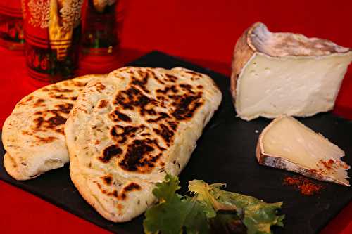 Naans à la Tomme de Savoie farcis au poulet Tandoori