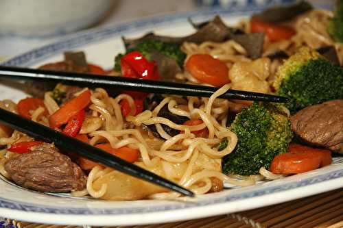 Nouilles chinoises au boeuf et aux légumes