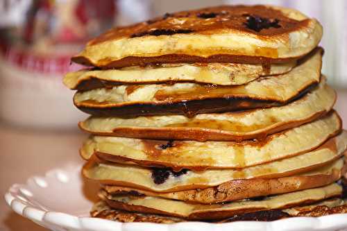 Pancakes aux myrtilles et sirop d’érable - La Cuisine de Jackie