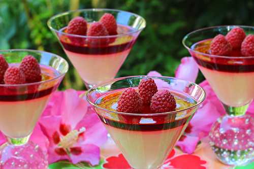 Panna cotta à la gelée de fleurs d’hibiscus