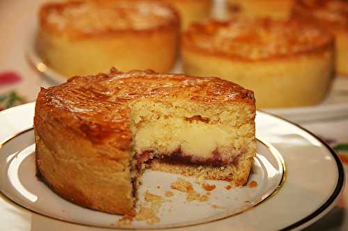 Petits Gâteaux Basques à la confiture de cerises noires