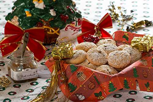 Petits sablés fourrés à la confiture Noël enchanté