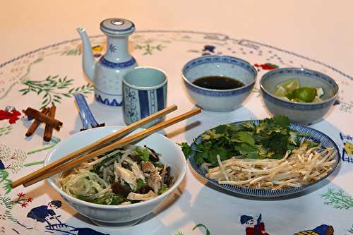 Ph gà, soupe vietnamienne au poulet