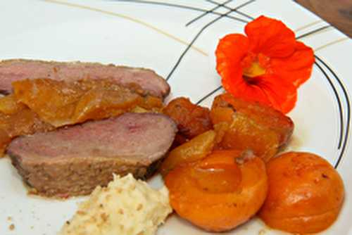 Rôti de magret de canard aux abricots au Floc de Gascogne