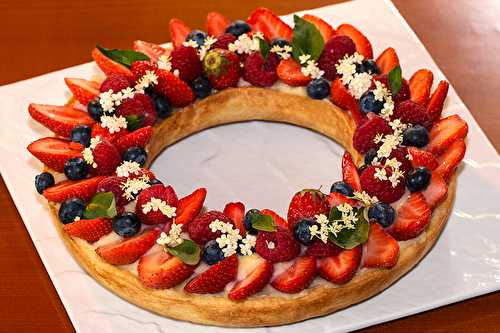 Tarte couronne aux fruits rouges à la crème au basilic