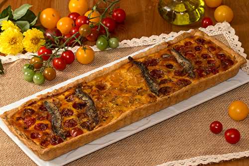 Tarte multicolore aux tomates cerises et anchois