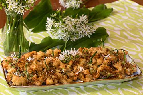 Tempura de fleurs d’ail des ours, à l’orange et au thym