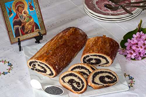 Makocz, brioche polonaise roulée au pavot