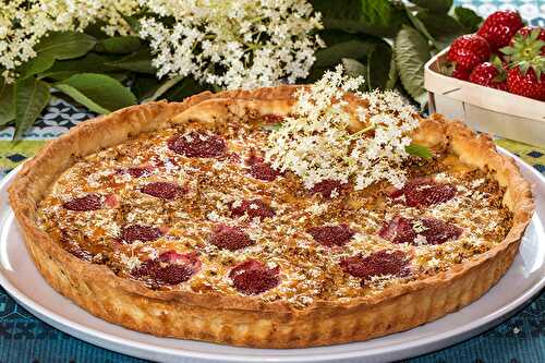 Tarte aux fleurs de sureau et aux fraises