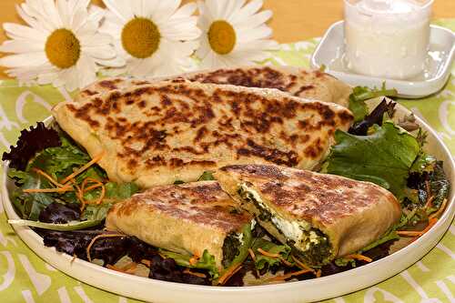 Naans farcis aux épinards et au fromage de chèvre