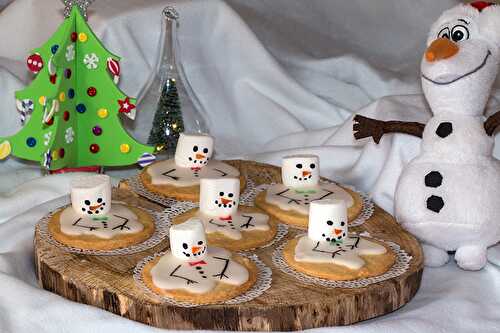 Biscuits bonhommes de neige fondus et Joyeux Noël