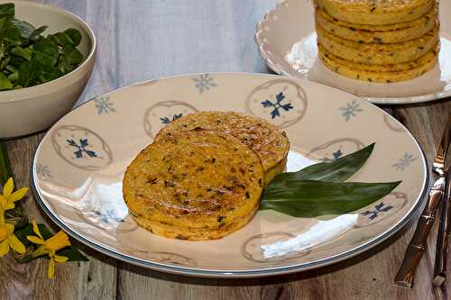 Galettes de chou-fleur à l’ail des ours et au parmesan