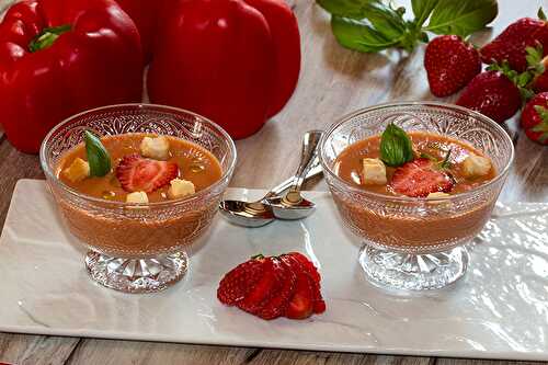 Gaspacho, fraises et poivrons