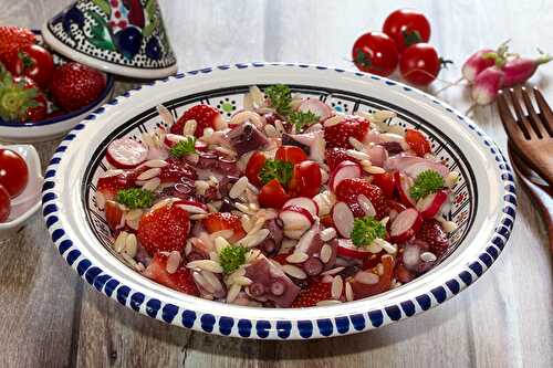 Taboulé d’orzo, fraises, tomates et poulpe