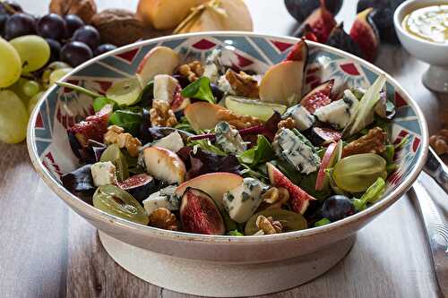 Salade d’automne aux pommes, noix,  raisins et figues