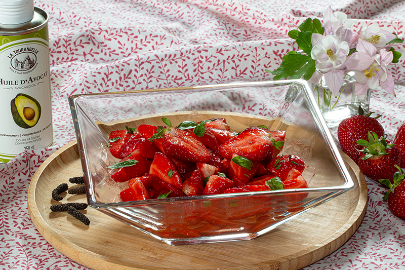 Fraises en salade comme des tomates