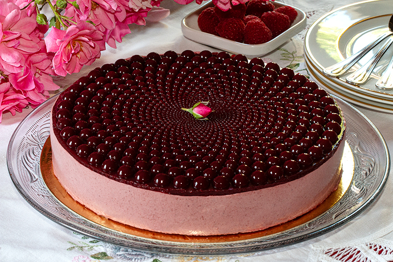 Entremet framboises et son biscuit joconde