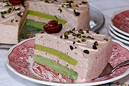 Entremet cerises et pistaches