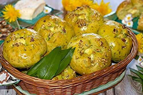 Brioches au St-Marcellin, noix et ail des ours