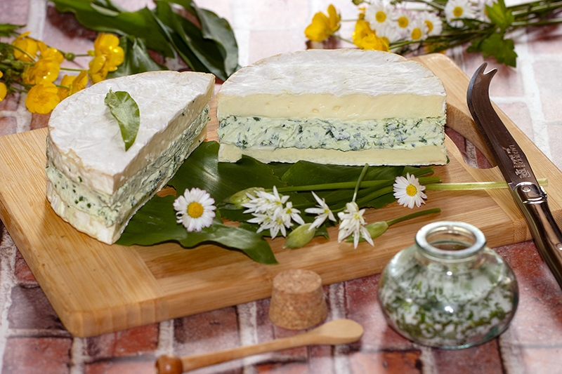 Coulommiers farci au mascarpone à l’ail des ours