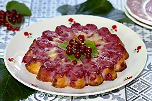 Gâteau financier comme une tatin aux groseilles