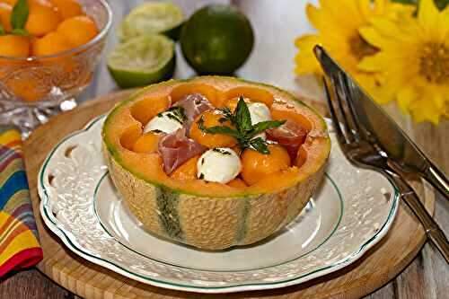 Salade de melon à la menthe, bocconcini et jambon de Parme