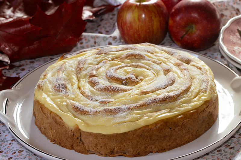 Gâteau tourbillon aux pommes et à la crème pâtissière